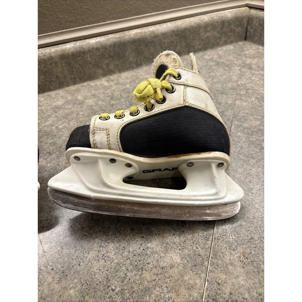 Graf 101 Elite Kids Ice Hockey Skates Sz 9 Black‎ White